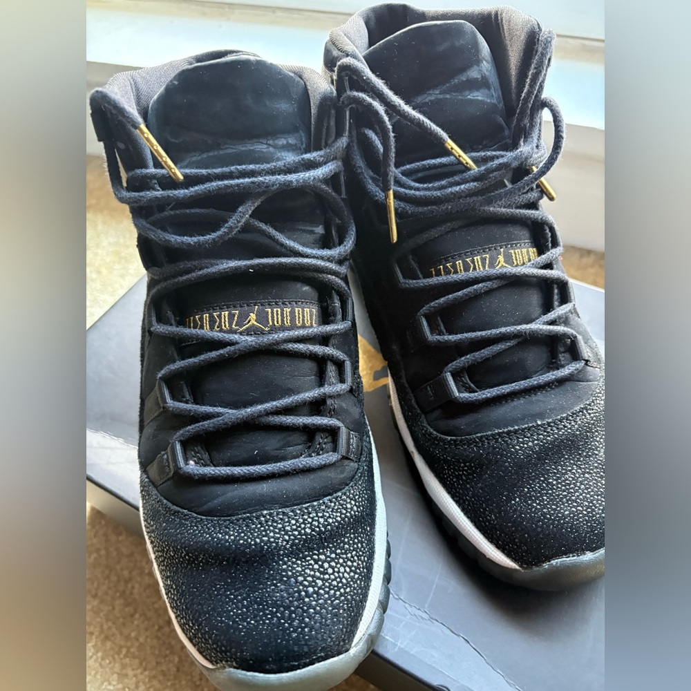 Air Jordan 11 Retro Heiress Black Stingray GS  women’s size 9 - Picture 3 of 8